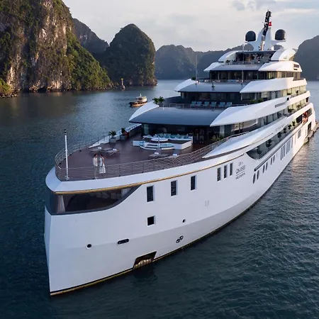 Essence Grand Halong Bay Cruise Hotel